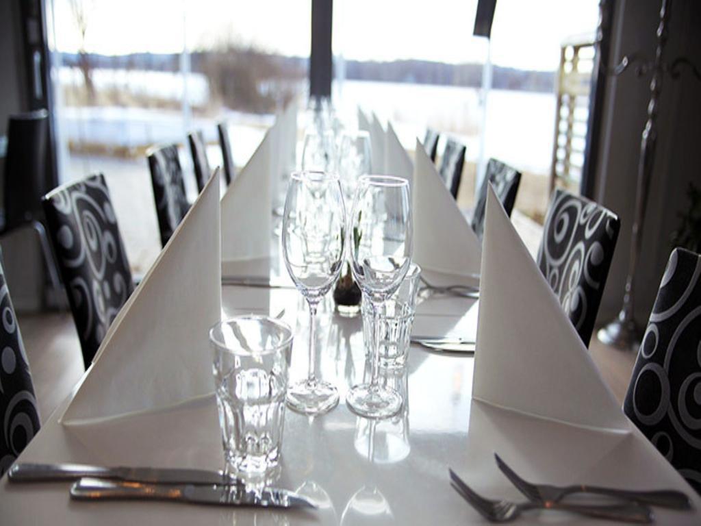 Hasse Pa Sjoekanten Hotell & Restaurang Jönköping Eksteriør bilde